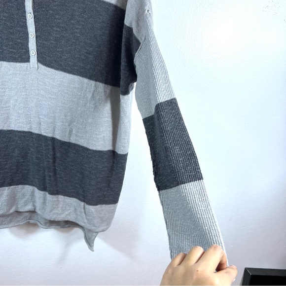 Free People Linen Blend Relax Oversized Fit Charcoal Pullover Knit Sweater Sz XS - Picture 7 of 10